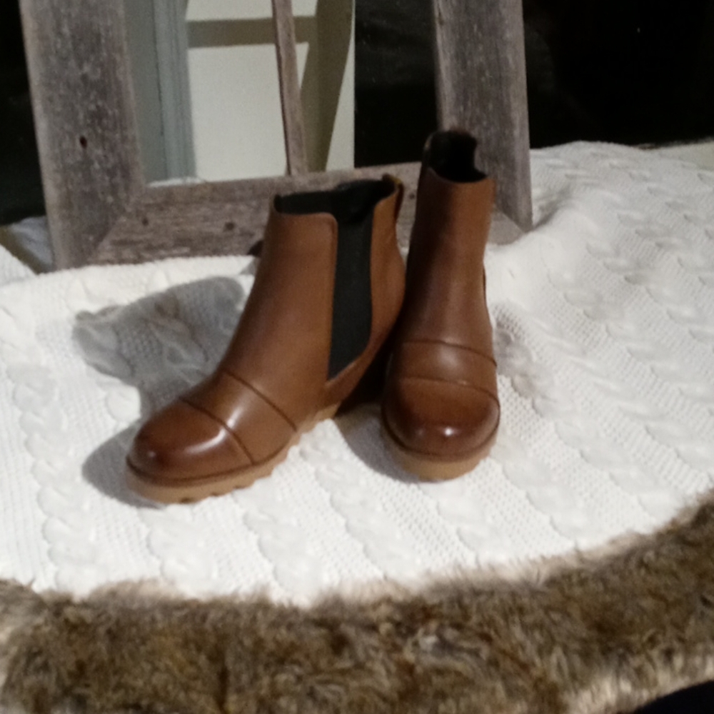 Jolimall Boots - Picture 2 of 6